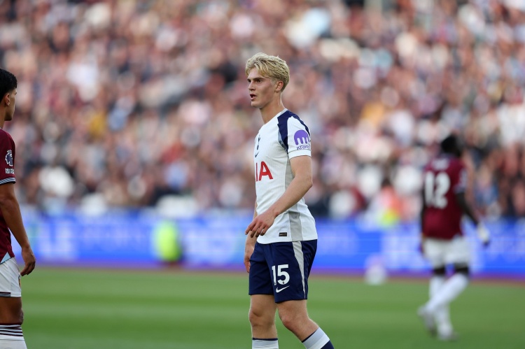 亚博app-热刺官方：贝里瓦尔对多特时高位踝关节扭伤 周五接受了脚踝手术