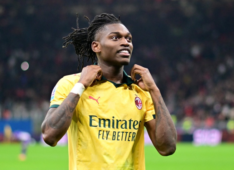 亚博官网-记者谈米兰训练情况：莱奥、加比亚等人和青年队进行了1场友谊赛